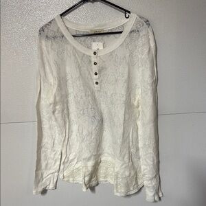 Style & Co Cream Long Sleeve Blouse with Buttoned Front